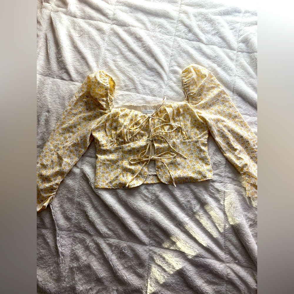 NWT Women’s Yellow Floral Print Front Tie Relaxed  Blouse